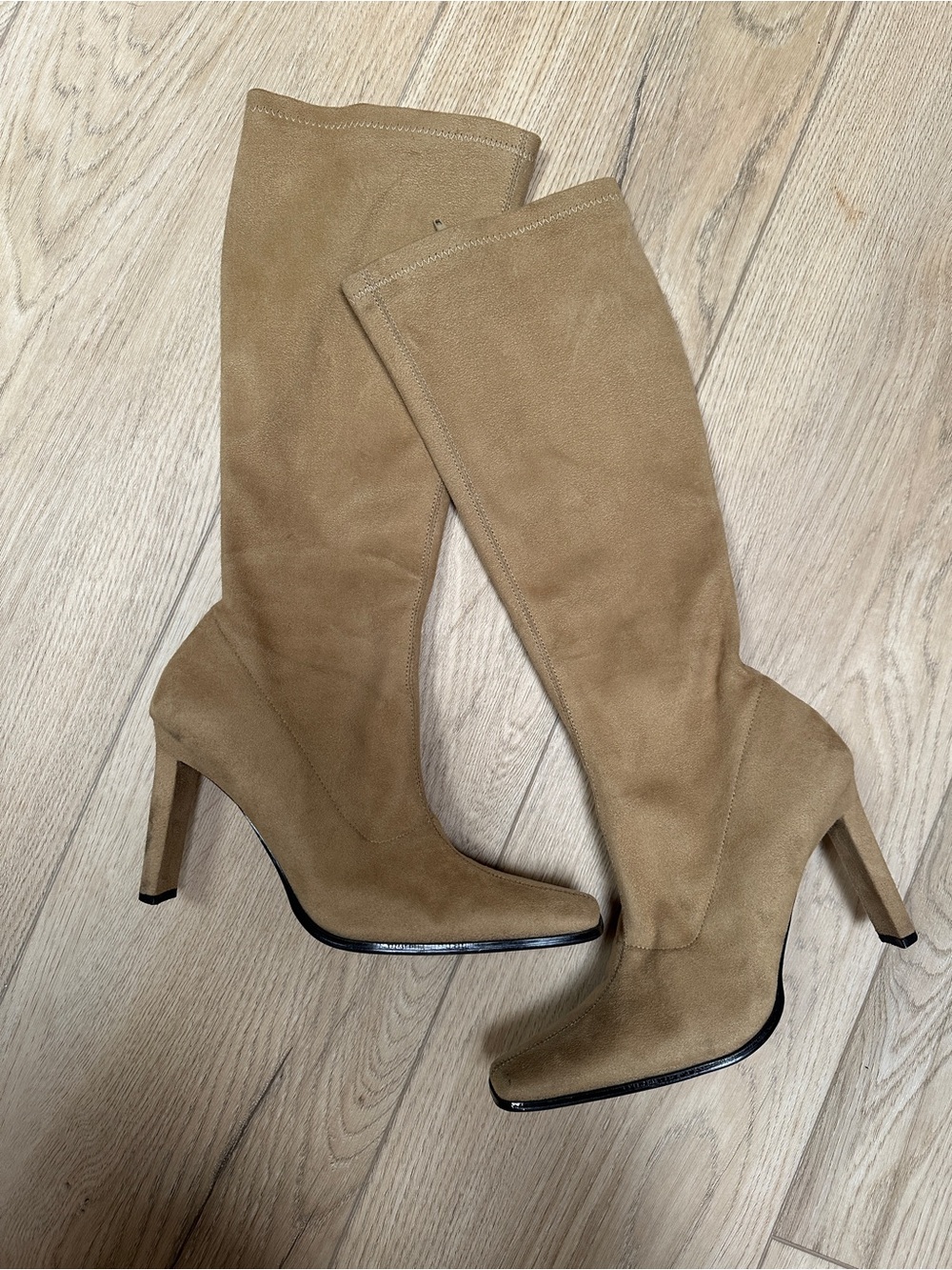 Women's Knee-High Tan Heeled Boots